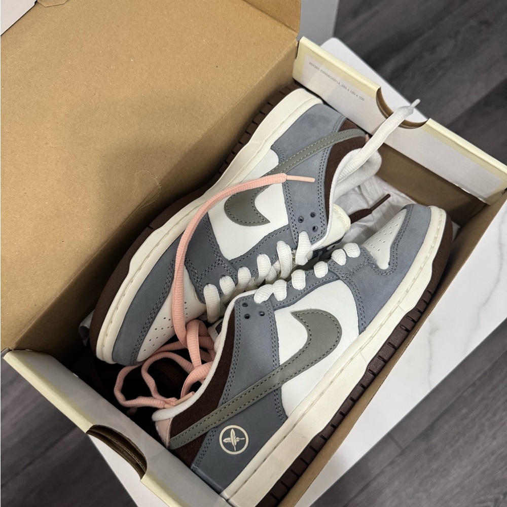 Nike SB Cream and Gray Box